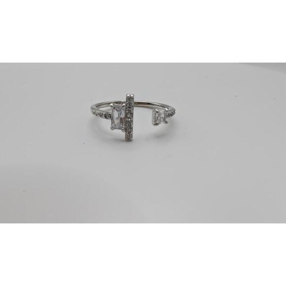 Silver Open Band Ring with Clear Gemstones Size 8 - Picture 2 of 7